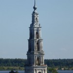 Kirchturm Kaljasin im Uglitscher Stausee