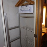 Schrank mit Fächern